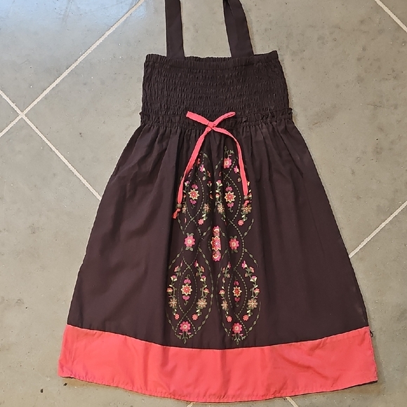 Charming Kids Dress with Floral Embroidery - Picture 1 of 4